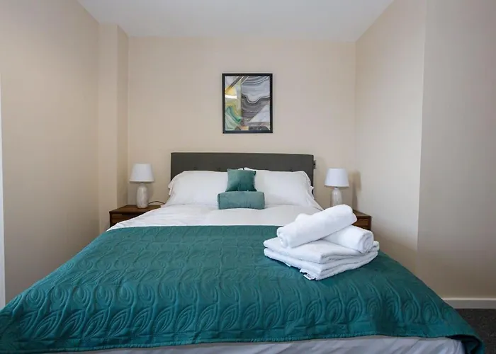 Contemporary 2 Bedroom Apartment Manchester