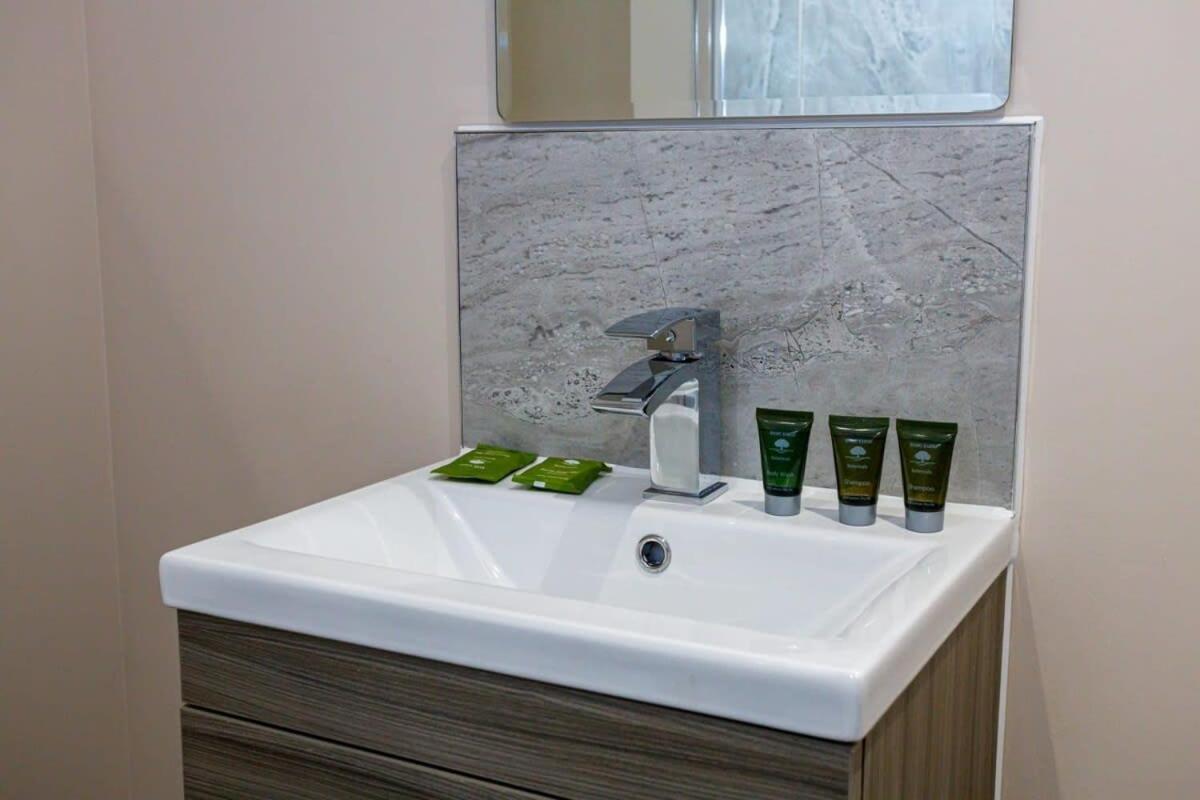 Appartement Contemporary 2 Bedroom *